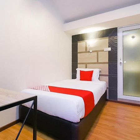 Oyo 1023 La Mirina Boutique Inn Buitenkant foto