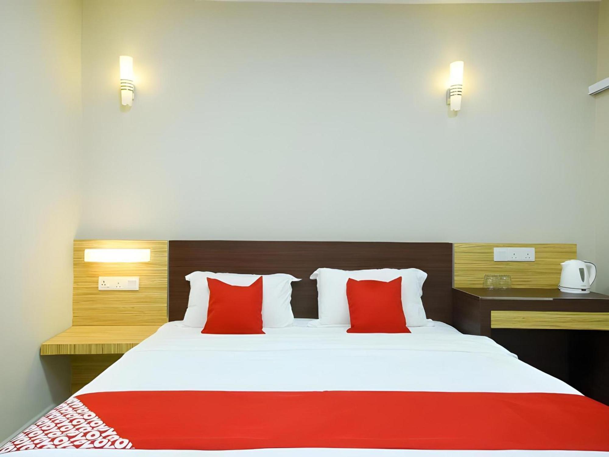 Oyo 1023 La Mirina Boutique Inn Buitenkant foto
