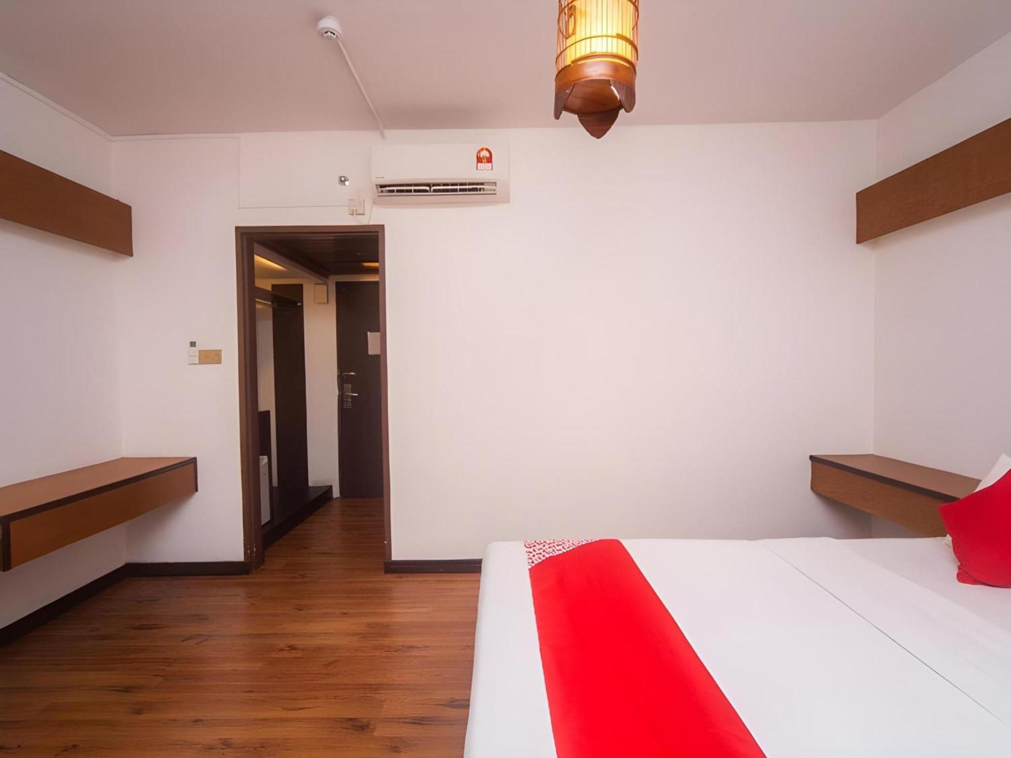 Oyo 1023 La Mirina Boutique Inn Buitenkant foto