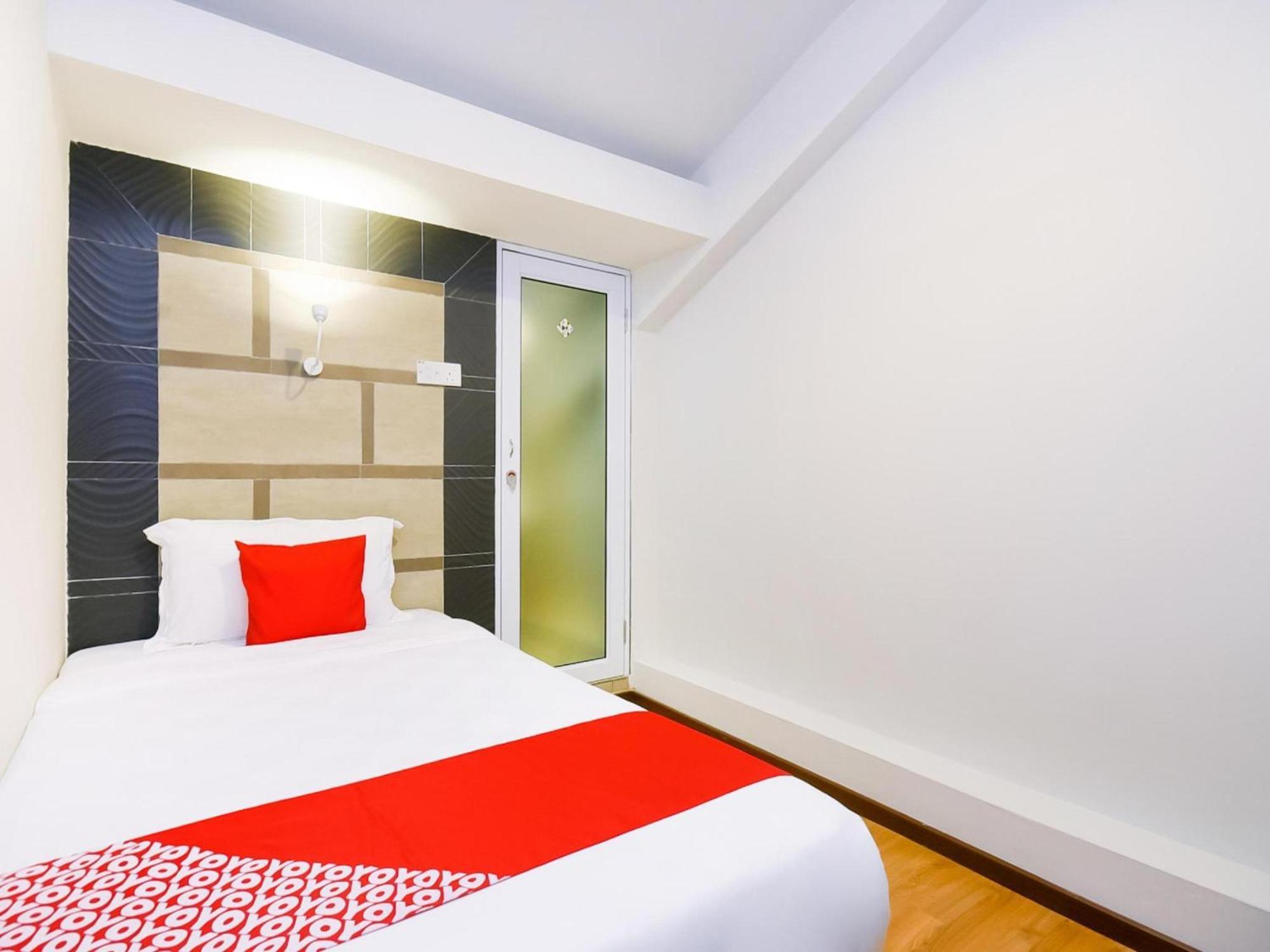 Oyo 1023 La Mirina Boutique Inn Buitenkant foto